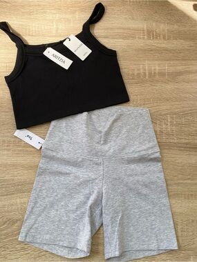 NWT Aritzia TNA Chill Atmosphere Shorts Seamless Cropped Tank XS